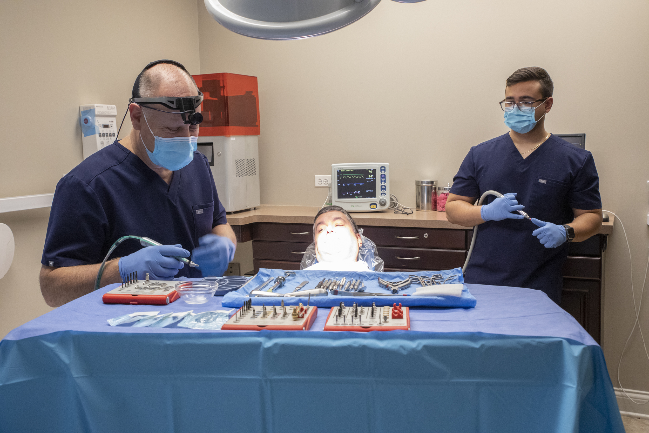 How to Find a Good Dental Implant Surgeon